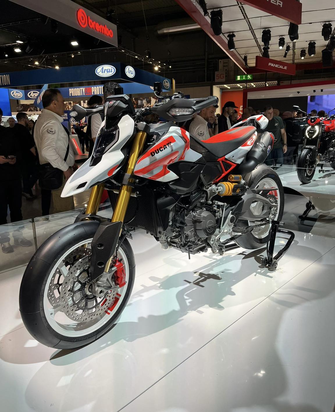 Ducati Hypermotard V2